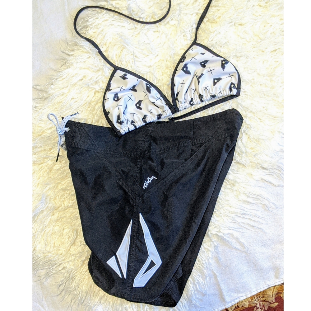 💥3 for $10 - Volcom/Famous top&shorts Combo!